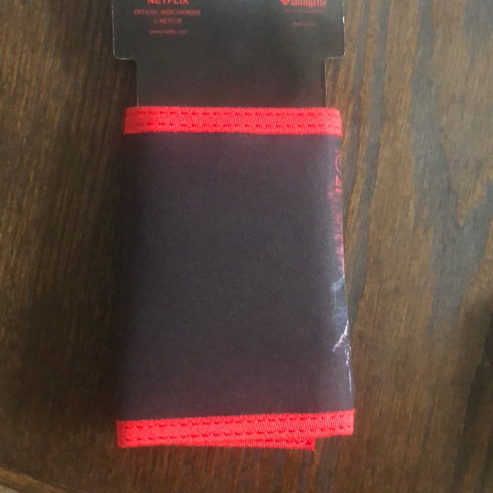 Stranger Things wallet  - Picture 2 of 2